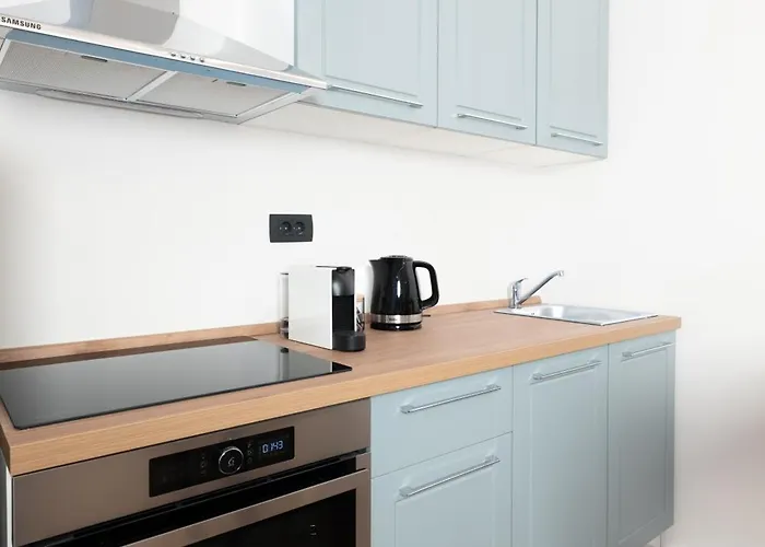 And דירה זאדאר